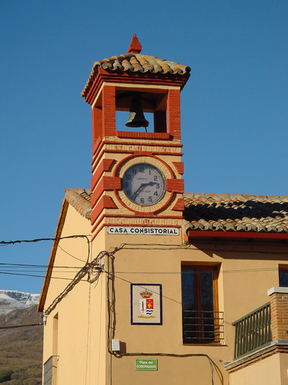 Torre del Reloj y ayuntamiento en Pinilla del Valle