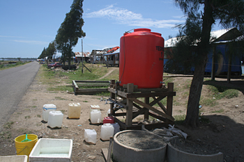 Depósitos comunitarios, Campamento de pescado, Alunaga, Sumatra,