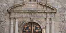 Detalle de la fachada de una iglesia de Ponferrada, León