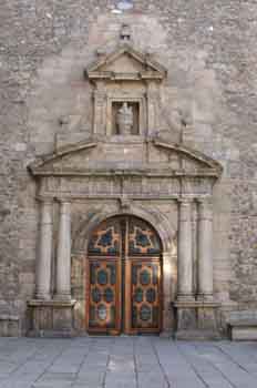 Detalle de la fachada de una iglesia de Ponferrada, León