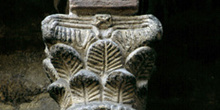 Detalle ventana trífora de la iglesia de San Tirso el Real, Ovie