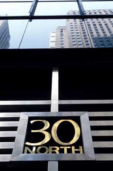 Placa con el número de una calle