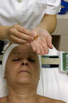 Electrolifting: extracción del cosmético