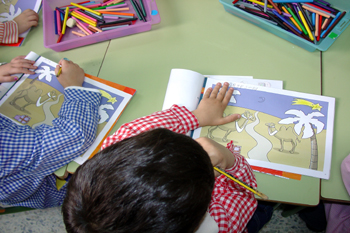 Realizando actividad en el aula