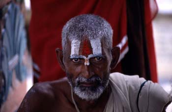 Sadhu en el Templo de Brahma, Pushkar, India