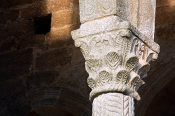 Detalle de un capitel de Santa María del Naranco, Oviedo, Princi