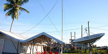 Comunicaciones satélite, campamento Cruz Roja, Melaboh, Sumatra,