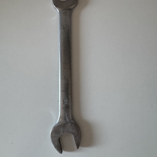 Herramienta 5 ( Llave fija )