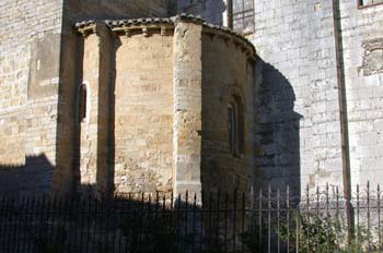 Detalle de la fachada de la Iglesia de Santa María del Camino, C