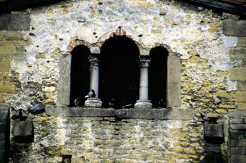 Ventana tripartita de San Julián de los Prados, Oviedo, Principa