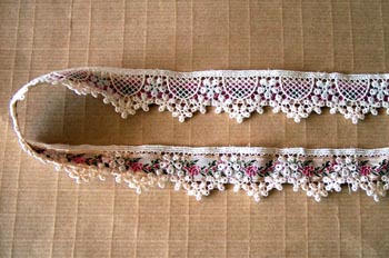 Dorso y envés de una puntilla