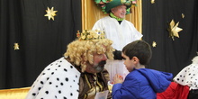 Visita de sus Majestades los Reyes Magos al colegio Luis Bello en moto 2018 44