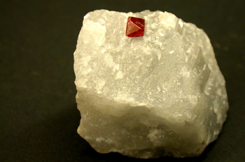 Espinela, var. noble o rubí espinela