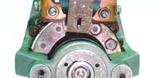 Motor de arranque de inducido deslizante. Vista del contacto pri