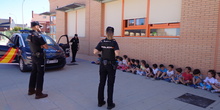 VISITA POLICÍA 18