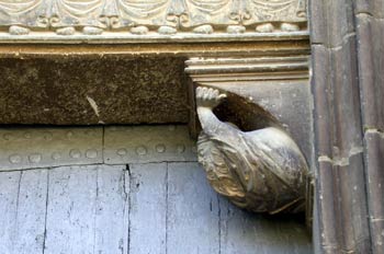 Detalle de la puerta de la Iglesia del Santo Sepulcro, Estella,
