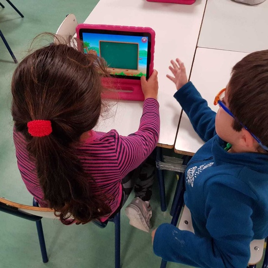 I5B En clase disfrutando con las Tablets 2