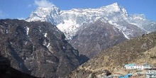 Kwangde visto desde Namche Bazaar