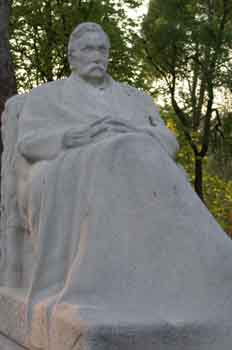 Monumento a Pérez Galdós, Parque del Retiro, Madrid