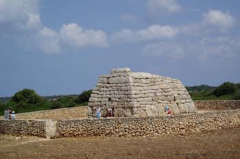 Naveta de Es Tudons, Menorca