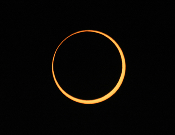 Fase central del eclipse anular 11