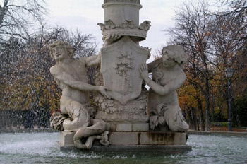 Fuente de la Alcachofa, Parque del Retiro, Madrid