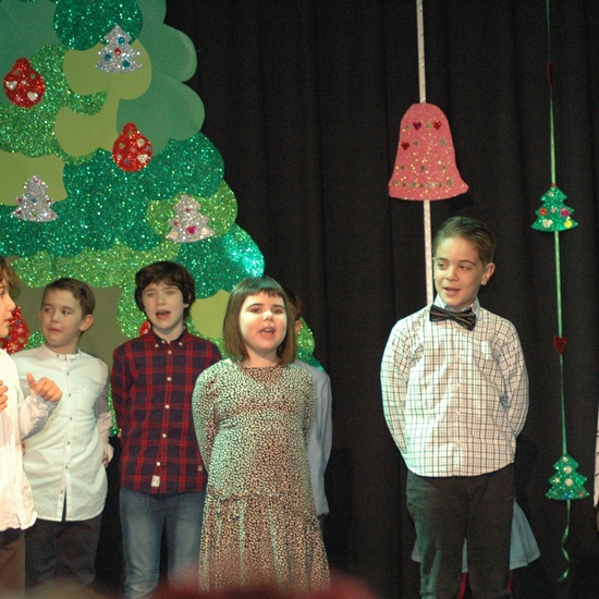 UNIENDO MUNDOS EN NAVIDAD. FESTIVAL 18 9