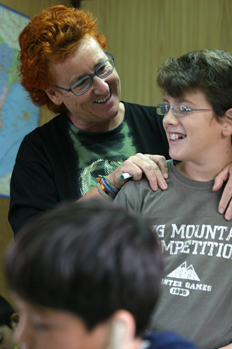 Profesora anima a alumno