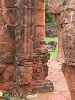 Columna situada en las Ruinas de la Misión de San Ignacio, Argen