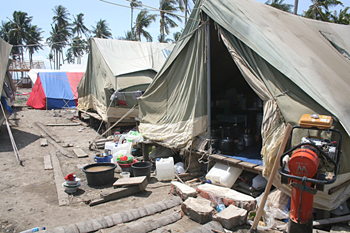 Vista general de las tiendas, Campamento liengke, Sumatra, Indon