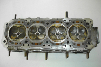Culata de doble árbol de levas y 4 válvulas por cilindro. Vista