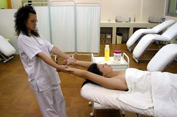 Estiramientos: trapecio y deltoides