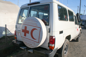 Vehículo de Cruz Roja, Melaboh, Sumatra, Indonesia