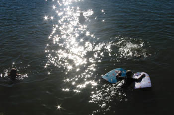 Tarde de verano en un lago, Queensland, Australia