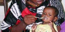 Niño comiendo, Rep. de Djibouti, áfrica
