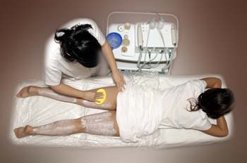 Exfoliación mecánica: retirada del cosmético exfoliante. Tendido