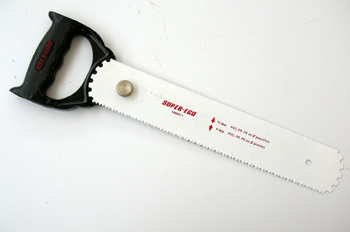 Serrucho de plástico