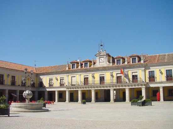 Ayuntamiento y Plaza Mayor de Brunete
