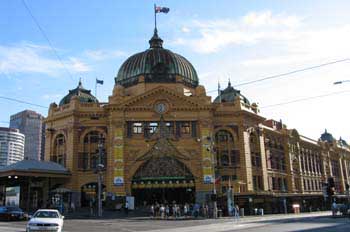 Flinders Street Sation: terminal de trenes de cercanías, Melbour