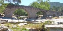 Puente romano sobre el río Cofio en Valdemaqueda