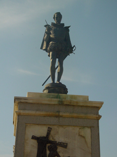 Estatua de Cervantes en Alcalá de henares