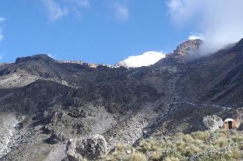 Vista de la cima del Pico de Orizaba (5750m) desde las faldas de