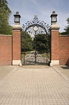 Puerta de Holland Park, Londres