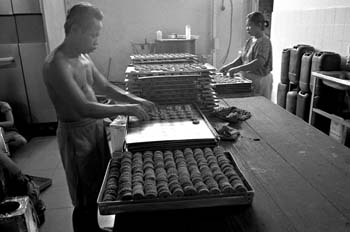 Fábrica de galletas, Indonesia