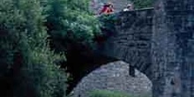 Puente de la Rabia sobre el río Arga, Zubiri, Navarra