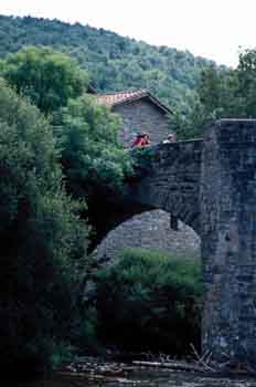 Puente de la Rabia sobre el río Arga, Zubiri, Navarra