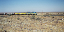 Tren de gasoil en el Kalahari, Namibia