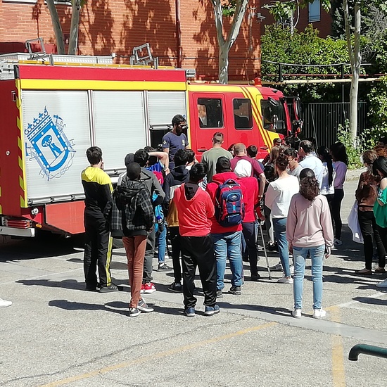 Visita de los bomberos a nuestro centro 8