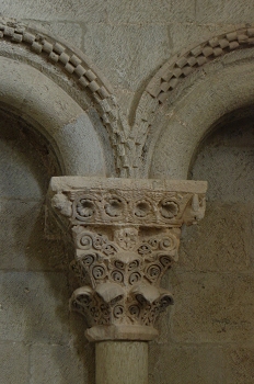 Capitel de influencia islámica, Huesca