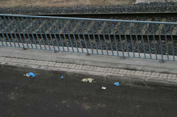 Restos guantes de látex